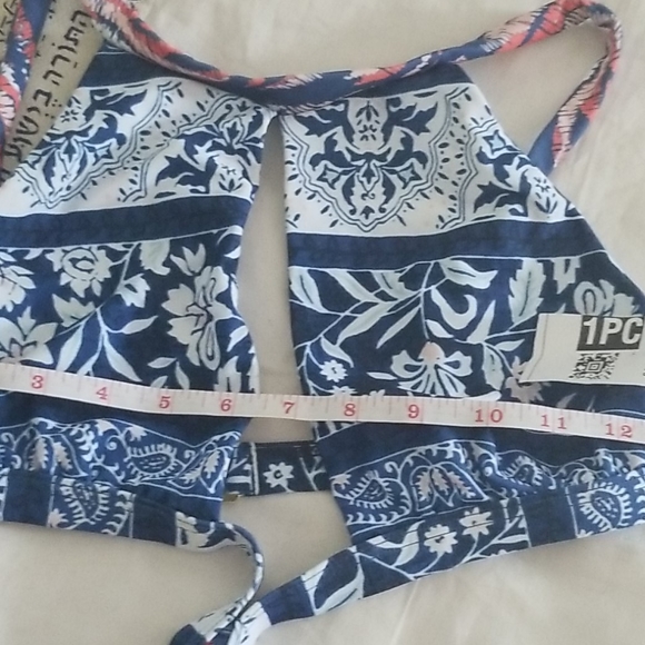 Peekaboo swimming suit - Picture 8 of 8